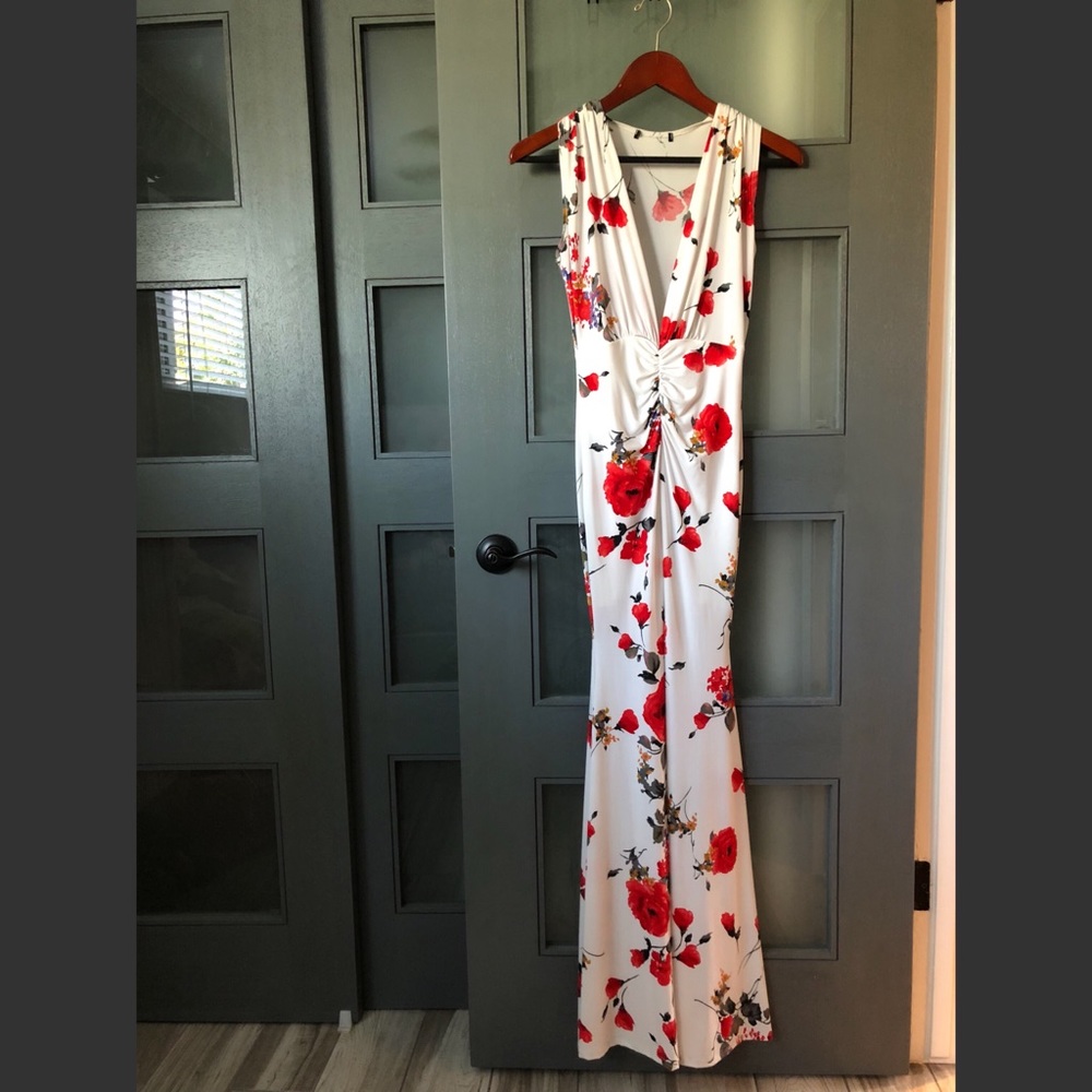 Maxi dress with high middle slit size Small